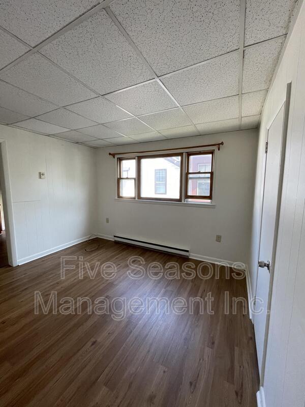 Building Photo - 77 N Union St