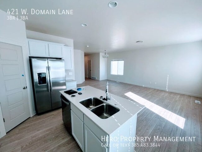 Building Photo - 421 Domain Ln