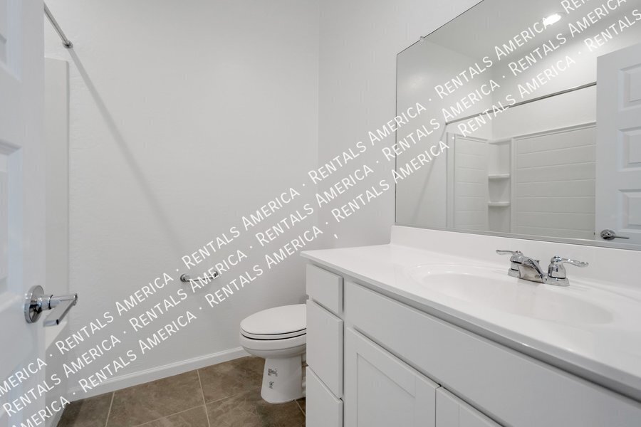 Building Photo - 3489 E Ridley Rd