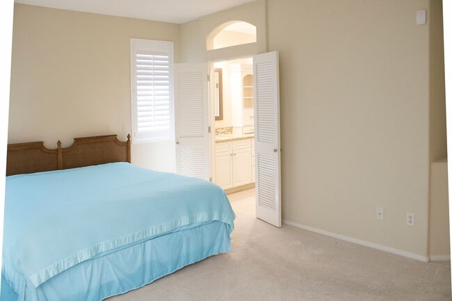 Building Photo - 55+ gated community of Miners Village in Double Diamond.
