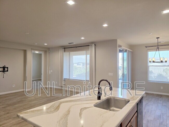 Building Photo - 308 Spirit Cir