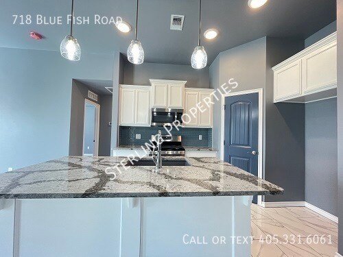 Building Photo - 718 Blue Fish Rd
