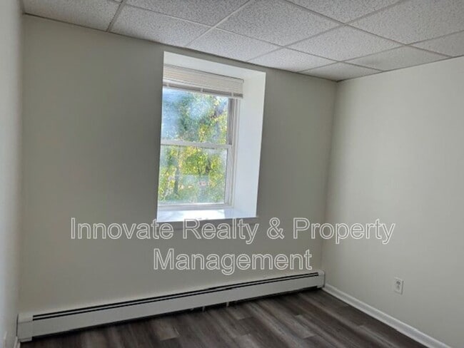 Building Photo - 29 Logan Ave