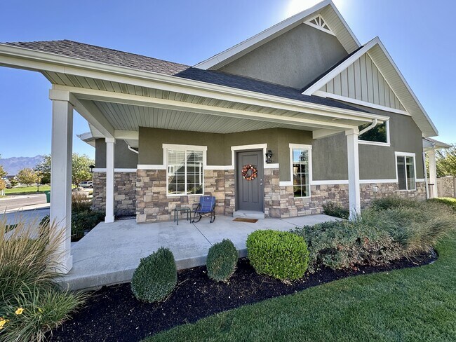 Building Photo - 1973 Park Rim Way