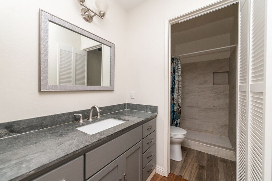 Building Photo - 3701 Provincetown