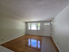 Building Photo - 38 Cobb Dr