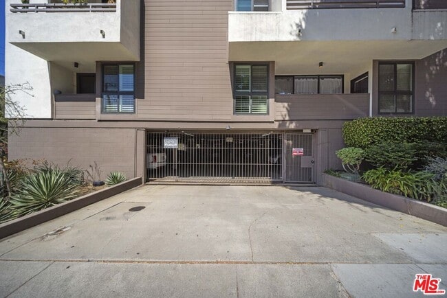 Building Photo - 911 Kings Rd