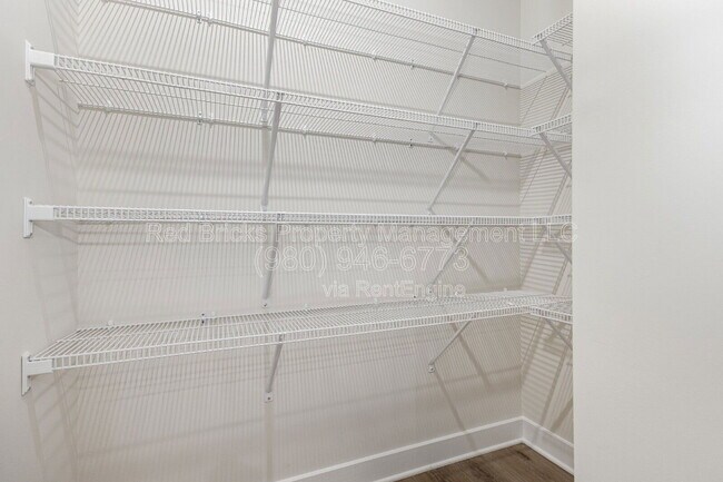 Building Photo - 306 New Gallant Dr