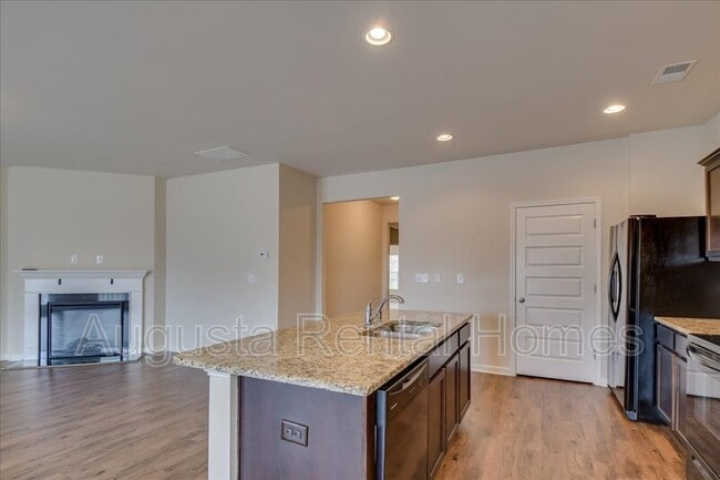 Building Photo - 141 Sims Ct