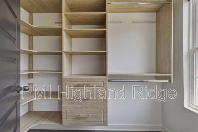 Building Photo - 6084 Ivory Ln