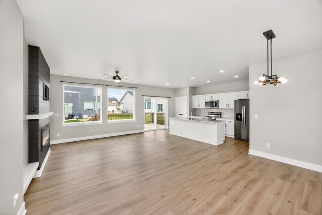 Building Photo - MODERN COMFORT!! 3 Bedroom, 2 Bathroom Home in Ankeny!