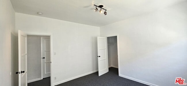 Building Photo - 1135 Cardiff Ave