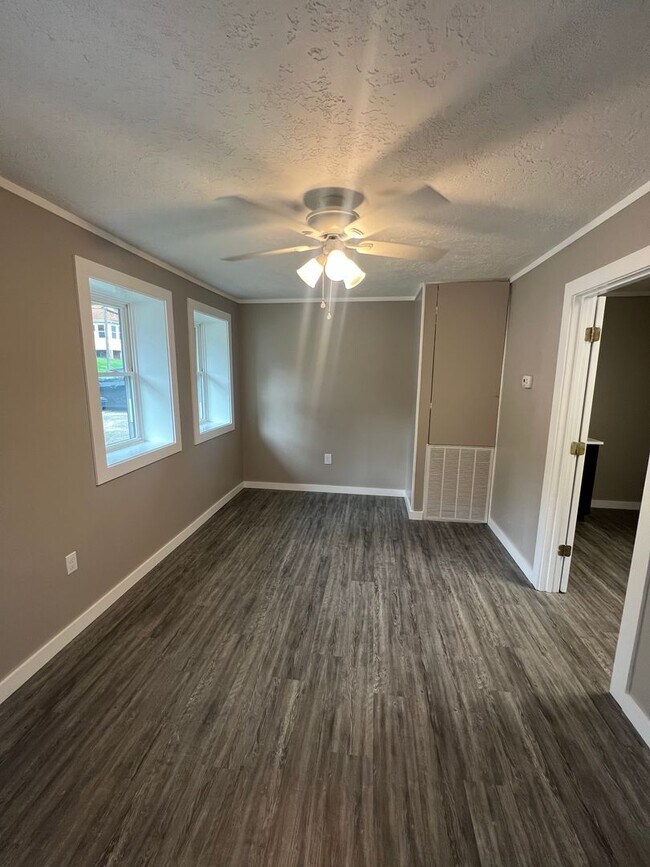Building Photo - Cozy Home in the Heart of Martin