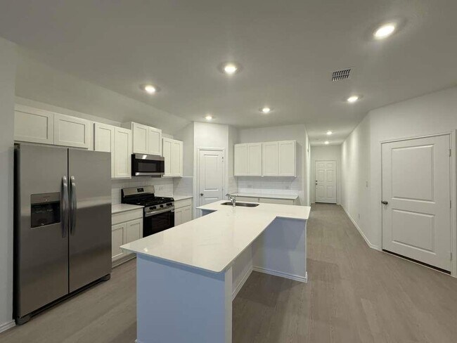 Building Photo - 569 Sormonne Lp