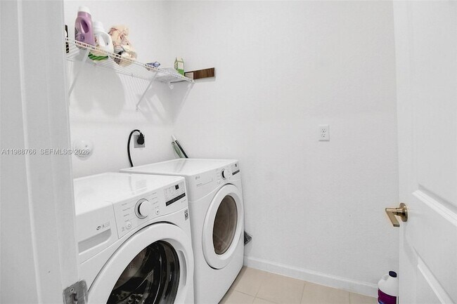 Building Photo - 1382 SE 26th Rd