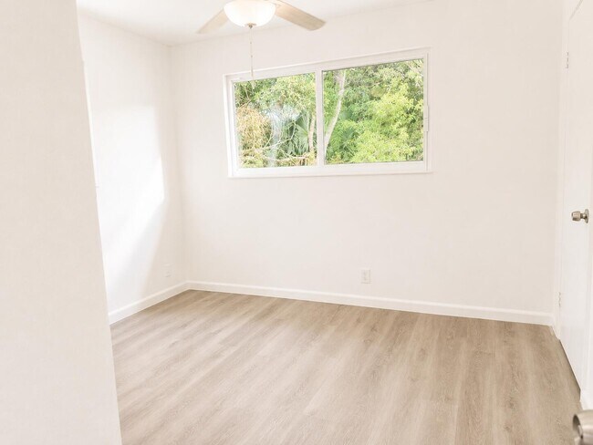 Building Photo - 8012 US-1