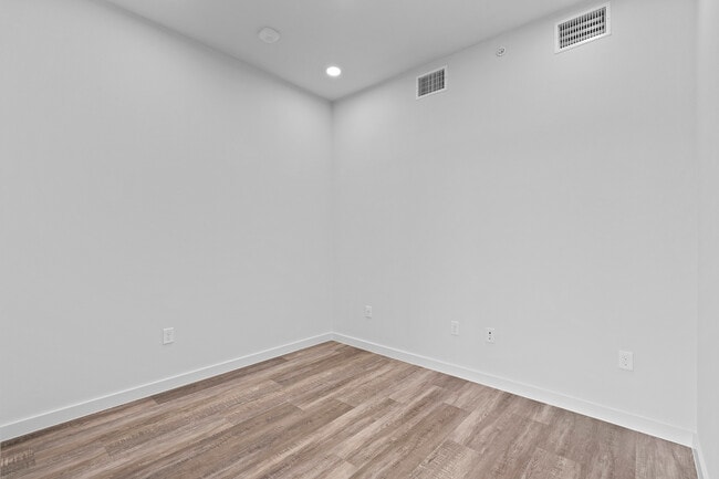 Building Photo - 4004 Banister Ln