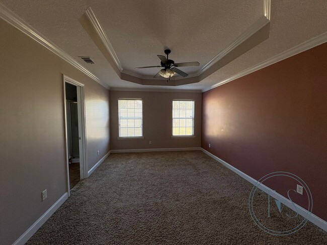 Building Photo - WINTER MOVE-IN SPECIAL: $300 OFF 1ST MONTH...