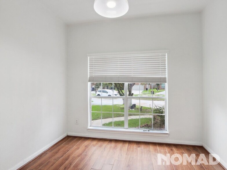Building Photo - 18518 Knob Hill Lake Ln