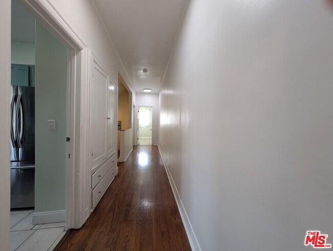 Building Photo - 2404 5th Ave