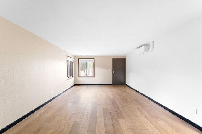 Building Photo - 4BD, 2BA Arvada Half-Duplex with 1-Car Garage and Back Yard