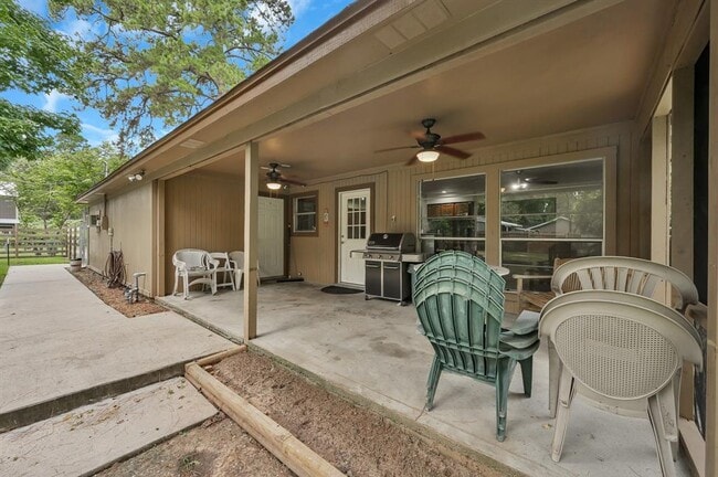 Building Photo - 5928 Sinclair Dr