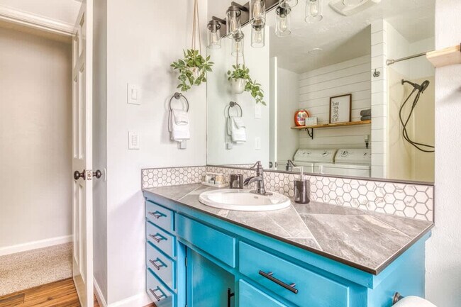 Building Photo - 353 Brightwood Ct