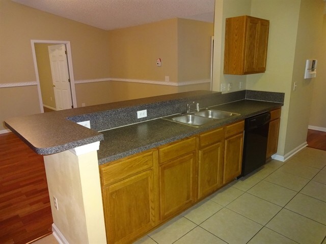 Building Photo - 2737 Taylor Hill Dr