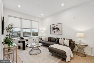 Building Photo - 30 W Allens Ln