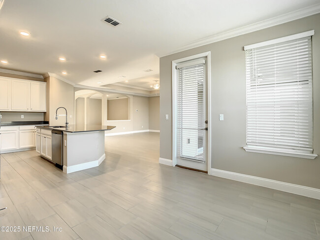 Building Photo - 380 Brybar Dr