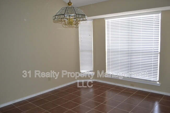 Building Photo - 5917 Beckett Dr