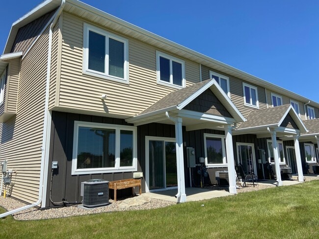 Building Photo - 717 14th St SE