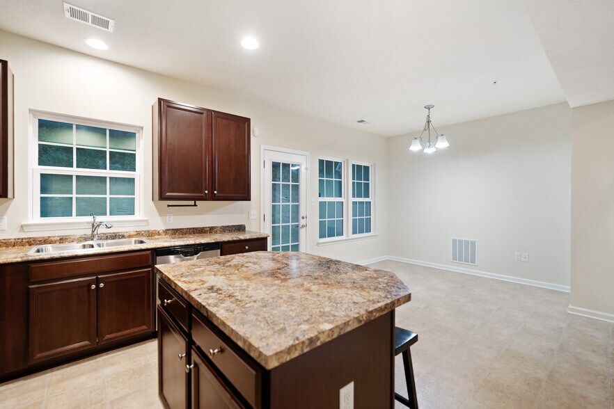 Building Photo - 8042 Hinsdale Ln