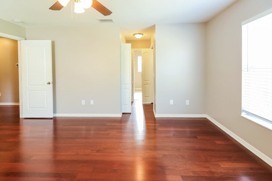 Building Photo - 7926 Citrus Blossom Dr