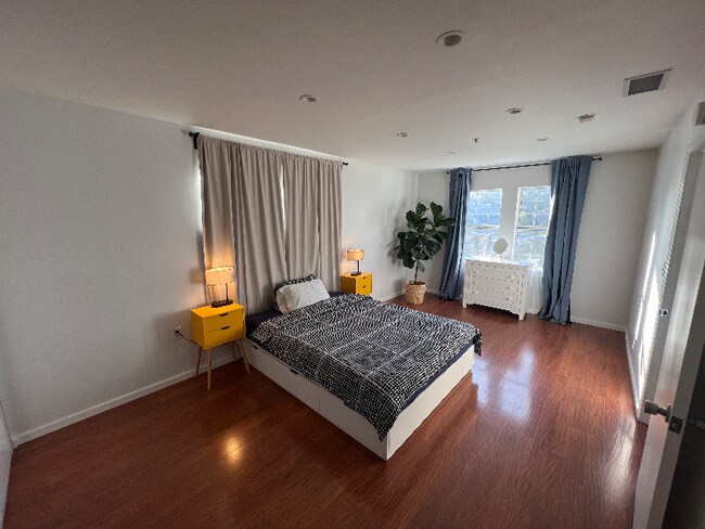 Building Photo - 2078 El Sereno Ave