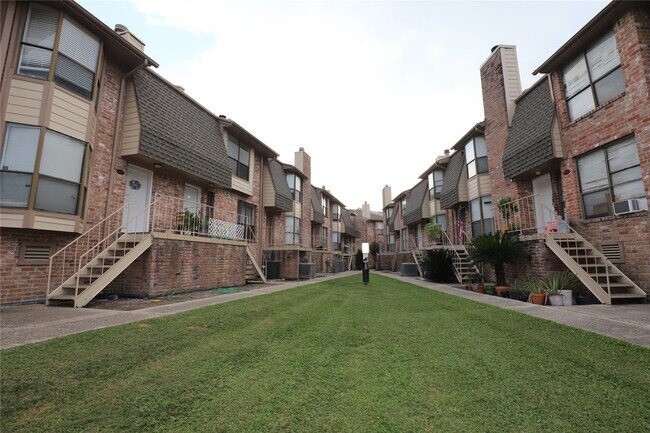 Building Photo - 2103 Place Rebecca Ln