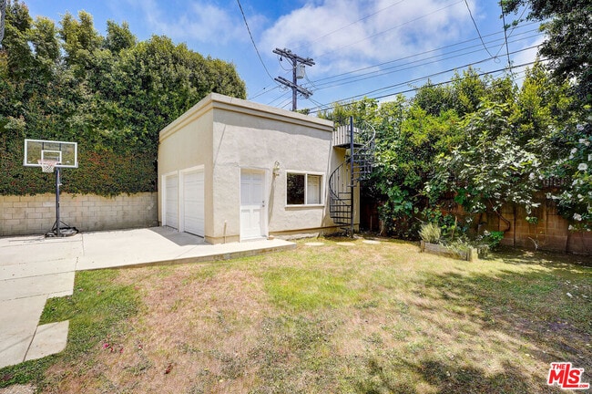 Building Photo - 10450 Ilona Ave