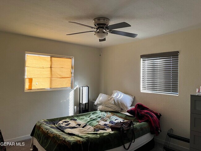 Building Photo - 9333 Raleigh Dr