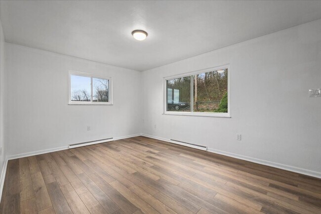 Building Photo - 1303 Cloverdale St