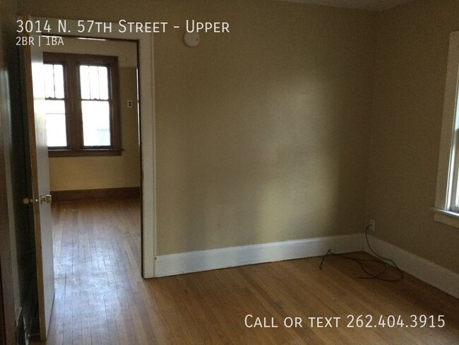 Building Photo - Three Bedroom Spacious Upper Duplex