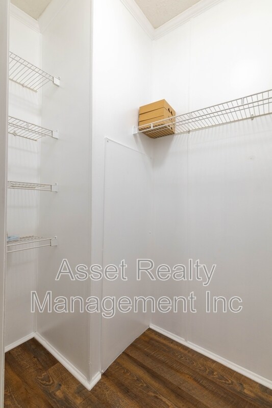 Building Photo - 1322 Silver Charm Way