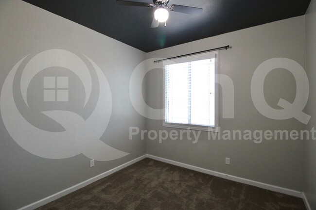 Building Photo - 24758 W Huntington Dr