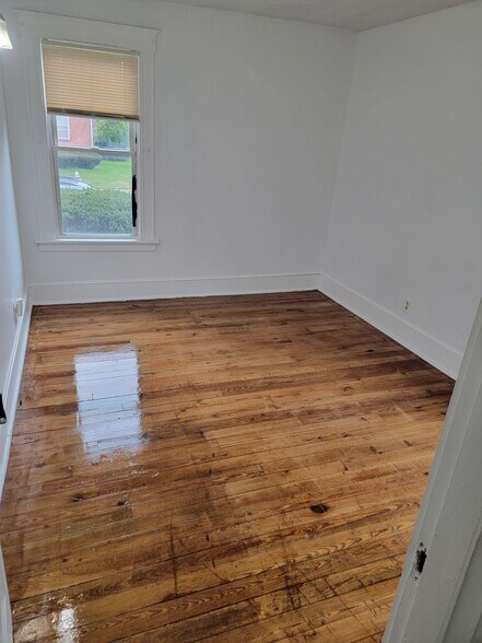 Building Photo - 110 S Burritt St