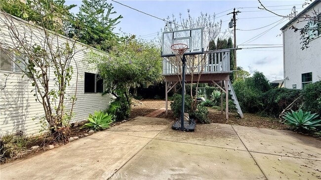 Building Photo - 2056 Meridian Ave