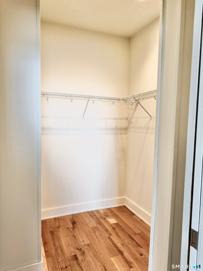 Building Photo - 60 Willow St