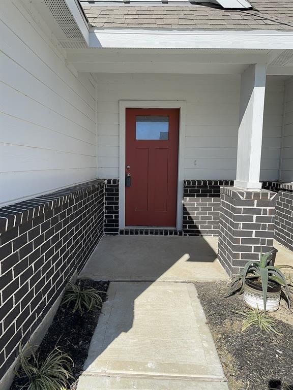 Building Photo - 13919 Red River Dr