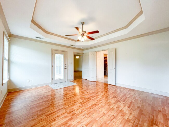 Building Photo - 6000 Boxelder Trail
