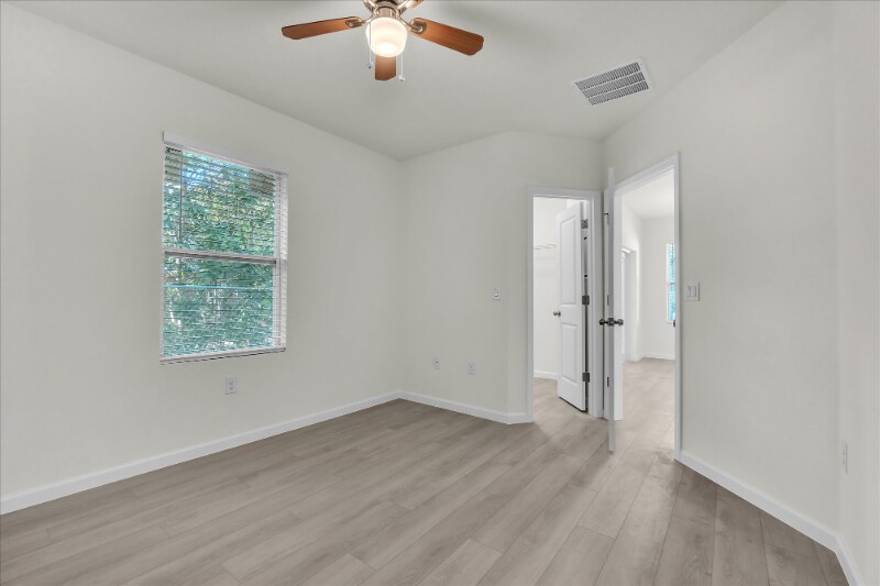 Building Photo - 652 Kensington St