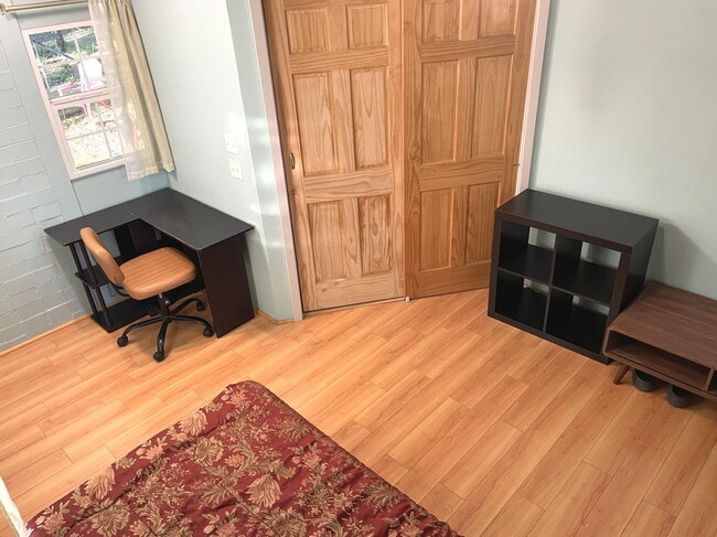 Building Photo - 2605 Oaklawn Ave