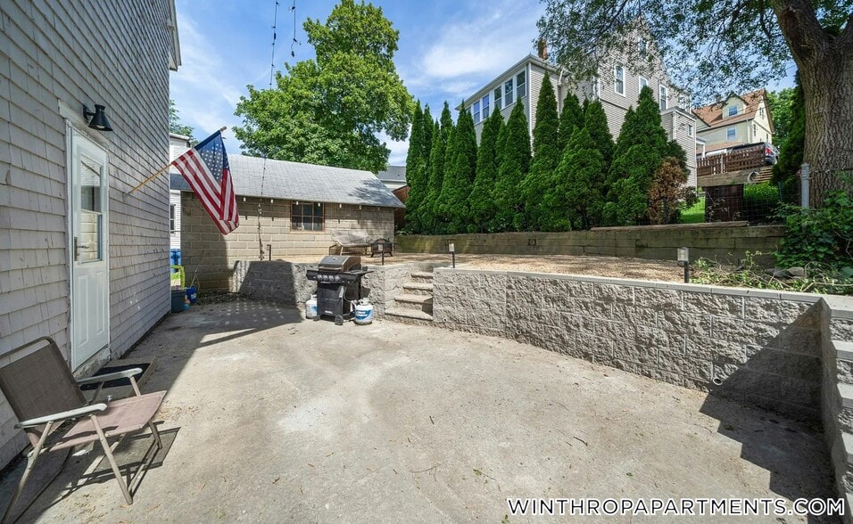 Building Photo - 62 Park Ave